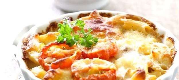 Макароны, запеченные с помидорами, под сыром