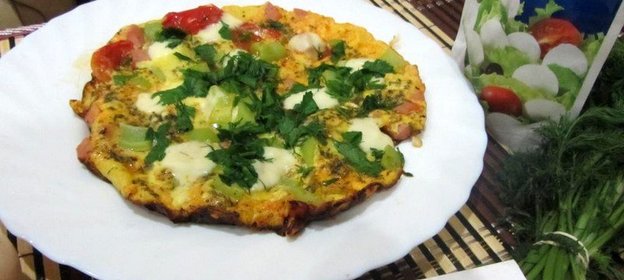 Яичница с моцареллой и зеленью