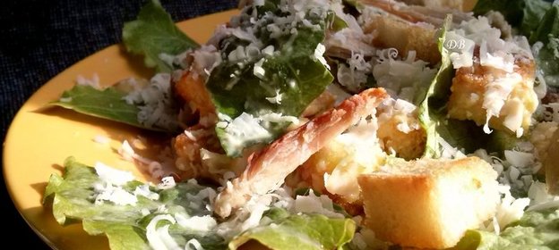 Салат Цезарь с курицей простой