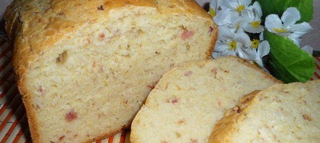 Хлеб с кукурузной мукой и ветчиной