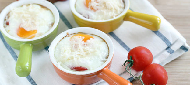 Порционная яичница с помидорами в духовке