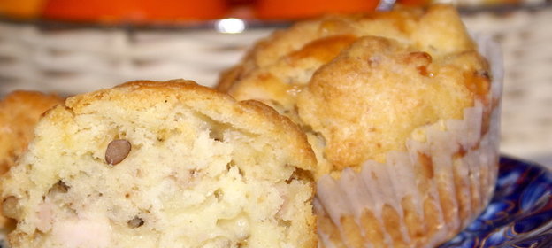 Маффины с ветчиной, ананасом и грецкими орехами