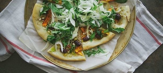 Восточная лепешка с овощами