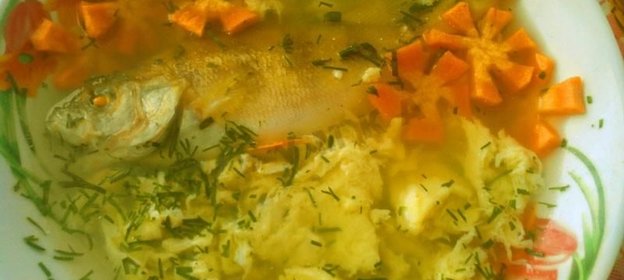 Рыбный суп уха из окуня