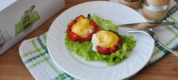 Яичница с красным перцем и сыром