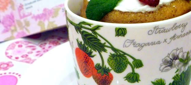 Кекс воздушный с клубникой