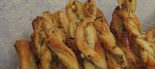 Палочки с тапенадой