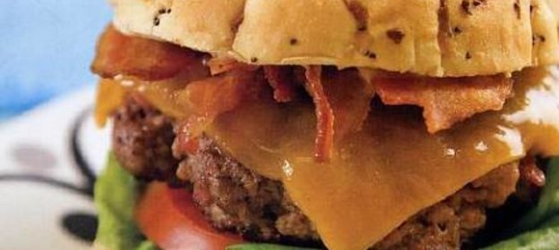 Чизбургер с беконом