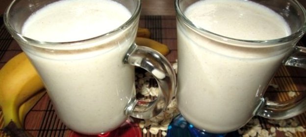 Смузи с бананом и молоком