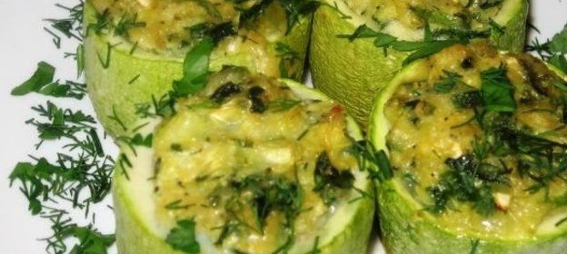 Салат из моркови с луком и мясом