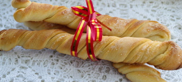 Хлебные палочки-завитушки