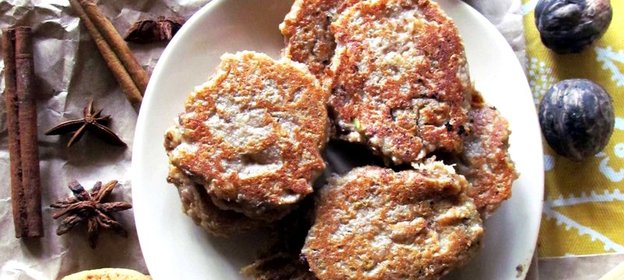 Заварные оладьи с грушей и орехами