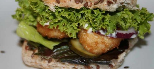 Бургер с наггетсами Золотой петушок