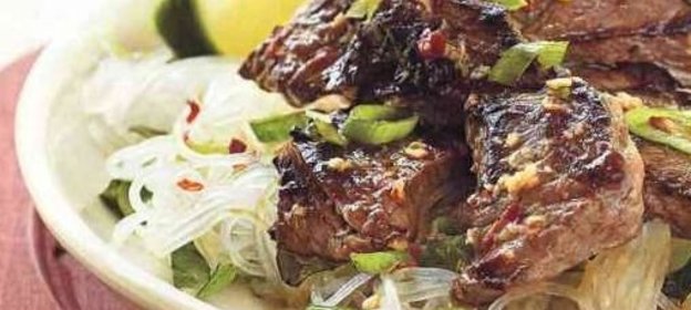 Жареный стейк с имбирным соусом