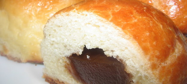 Булочки с повидлом на кефирно-дрожжевом тесте