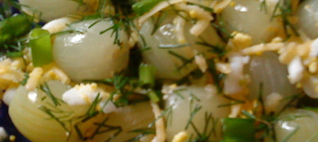 Салат из молодого лука