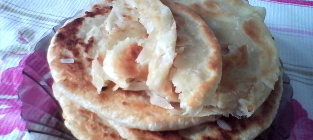 Слоеные лепешки с луком - каттама