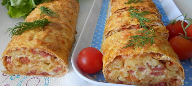 Пицца с фузилли в лаваше или рулет с макаронами