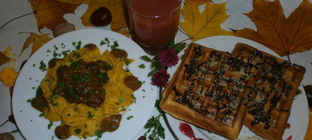 Тыквенная лапша с говядиной и грибами, Тыквенные вафли, Тыквенный смузи бонусом (Дуэль)