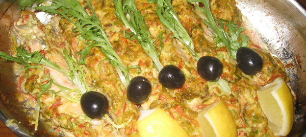 Стейки семги под авокадо