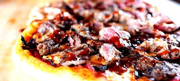 Пицца со стейком