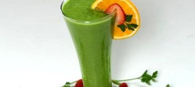 Зеленый смузи с цитрусовым соком