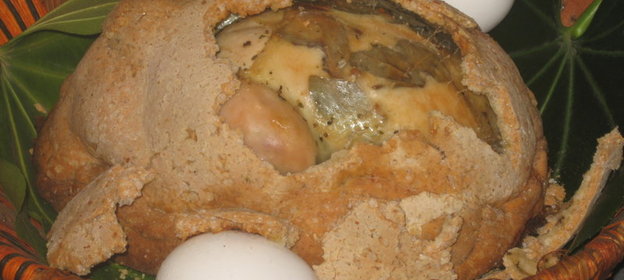 Яйцо динозавра (цыпленок в соленом тесте)