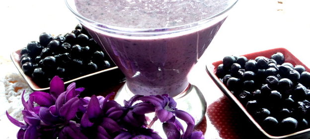 Бананово-черничный смузи