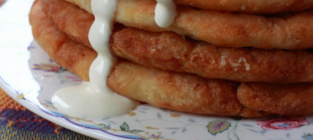 Лепешки на сметане в мультиварке. Тест-драйв