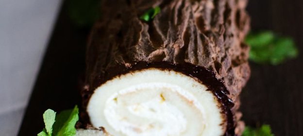 Рождественское полено с апельсиновым джемом