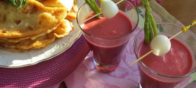 Свекольный капучино с чебуреками