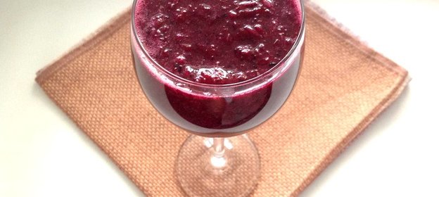 Смузи из апельсина и голубики