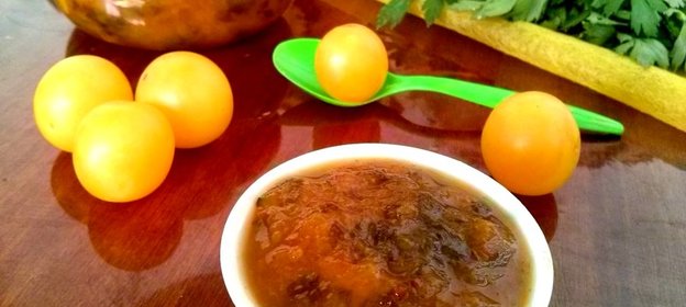 Соус ткемали из желтой алычи