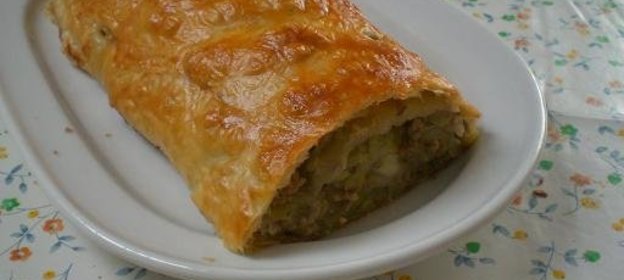 Филе морского окуня под винным соусом