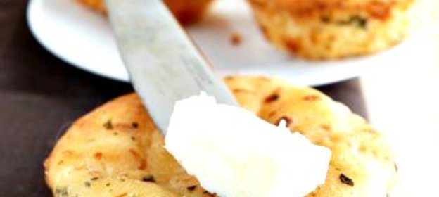 Кукурузные маффины с перцами халапеньо