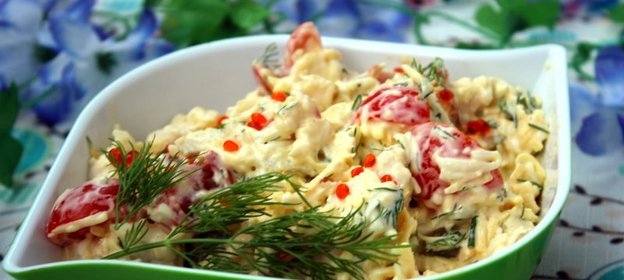 Салат с консервированным кальмаром Морской