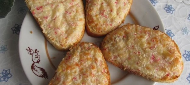Бутерброды с крабовыми палочками и сыром