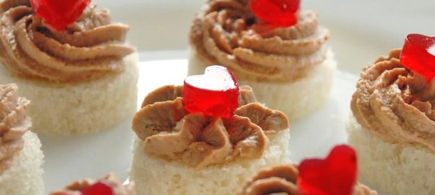 Паштет из куриной печени с клюквенным желе