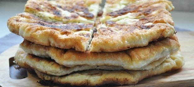 Лепешки с творогом и укропом