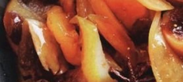 Бульон с лапшой и яйцом