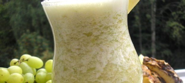 Виноградный смузи с зеленым чаем