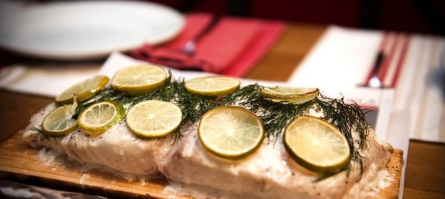 Запеченное филе морского окуня