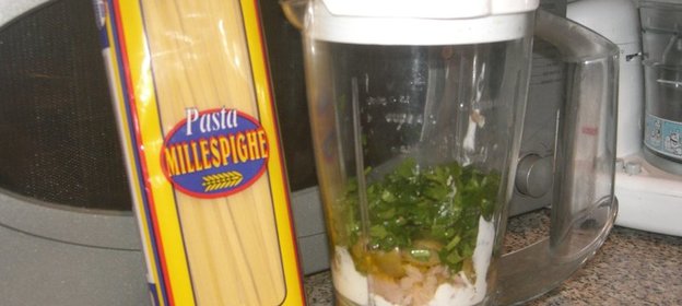 соус из тунца и петрушки