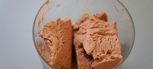 Мороженое из творога с миндальным вкусом