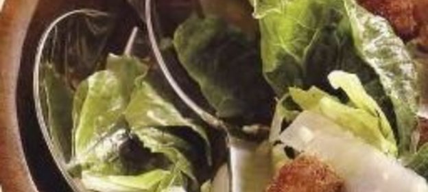 Салат «Цезарь» с анчоусами