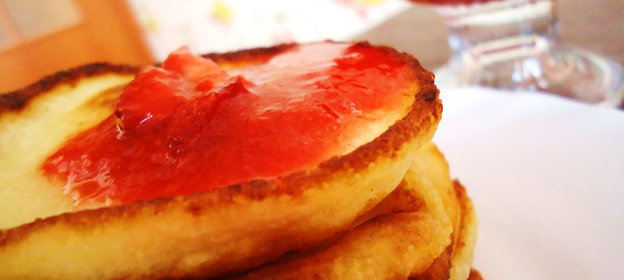 Оладьи на Скисшем молоке с Клубничным соусом!