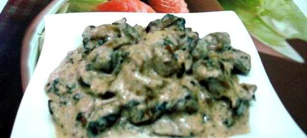 Сметанный соус с шампиньонами