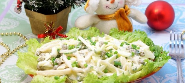 Салат с кальмарами