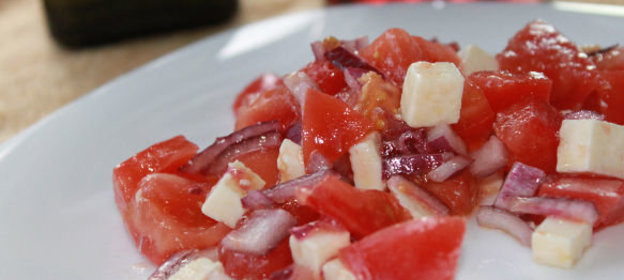 Рыба морская в горшочке по-охридски