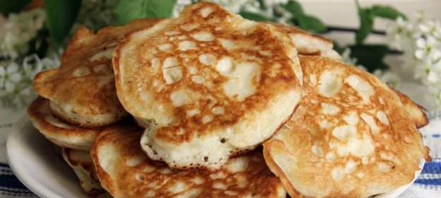 Оладьи с яблоками (на кефире)